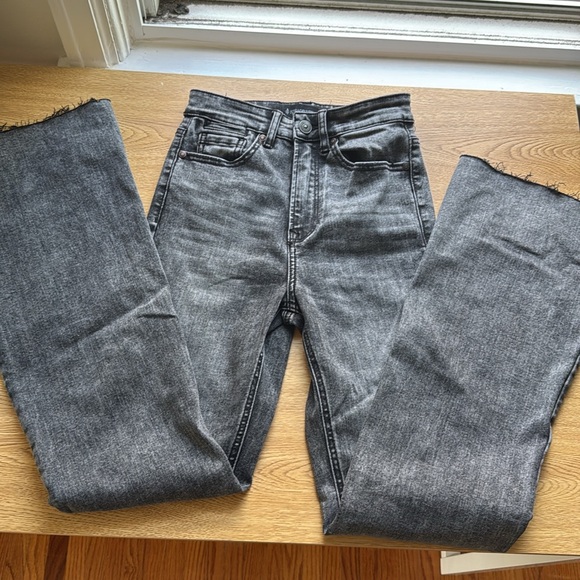 Stradivarius Flare Jean with Split in black wash - Picture 2 of 4